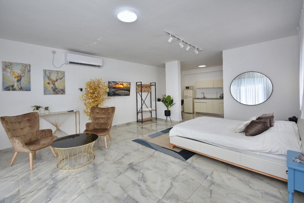 הסויטות של פולי Apartment Manot Екстериор снимка